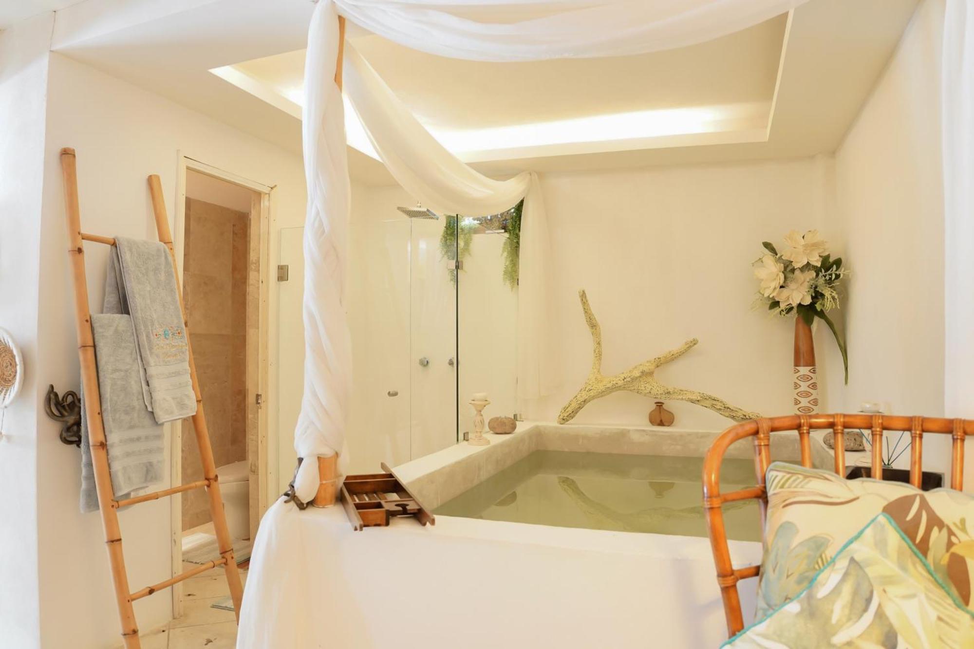 Suite Private Pool,1698256170:JPEG