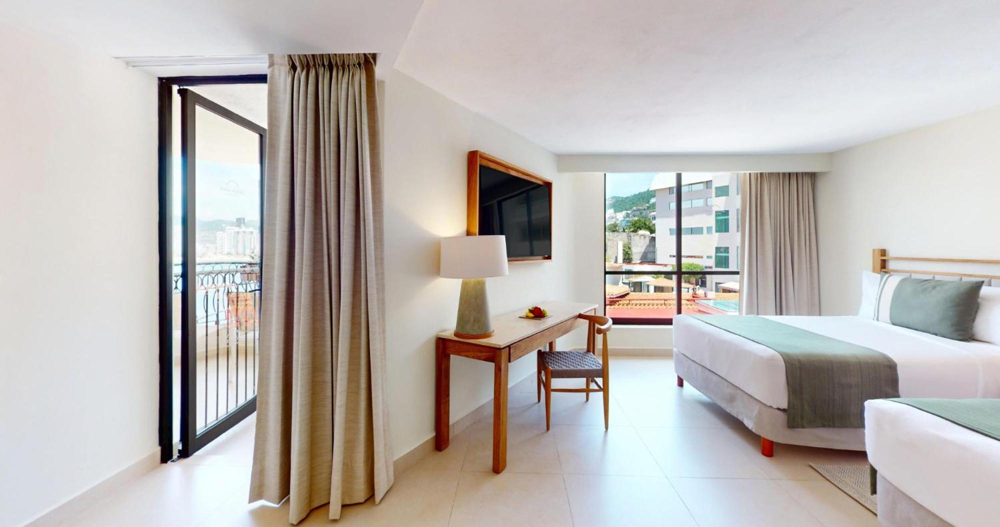 Deluxe Room Partial Sea View
