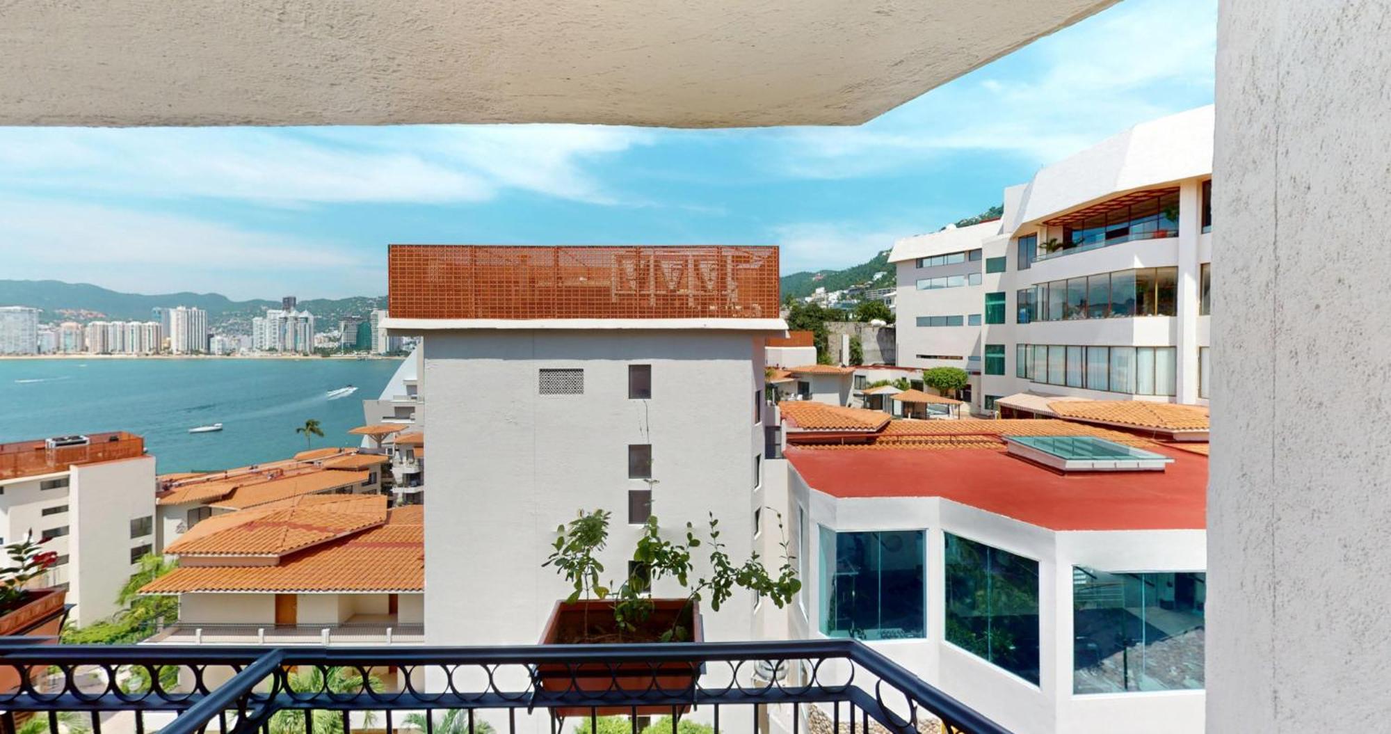 Deluxe Room Partial Sea View